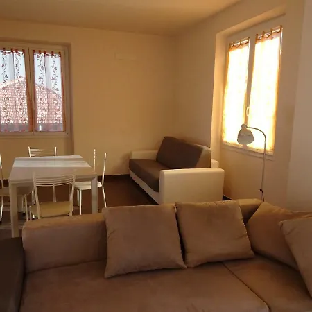 Casa Costa Outlet 5 아파트 세라발레스크리비아